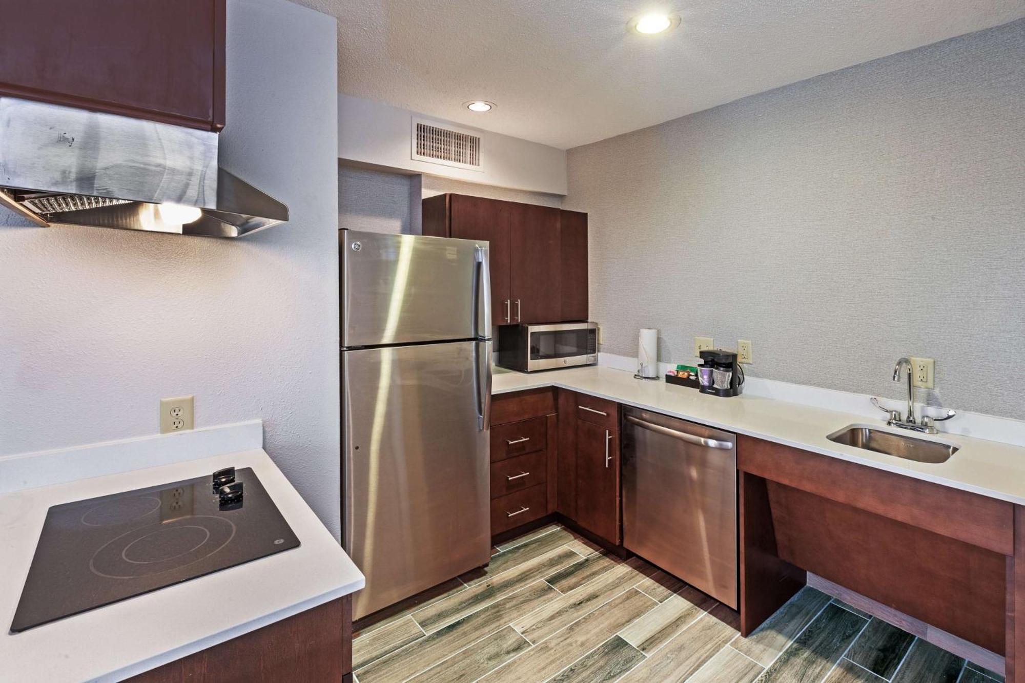 Homewood Suites By Hilton Greensboro Extérieur photo