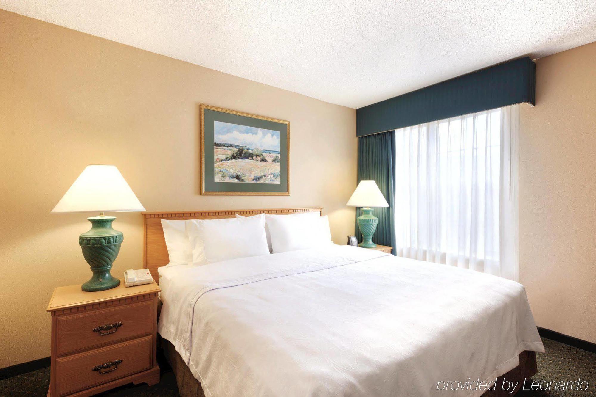 Homewood Suites By Hilton Greensboro Extérieur photo