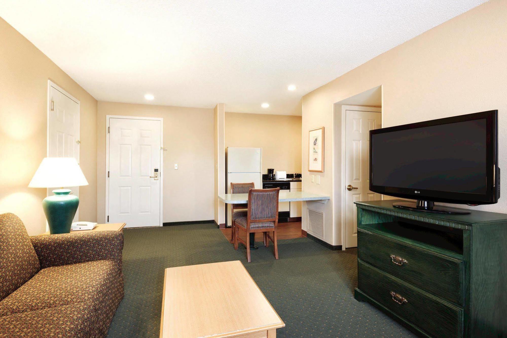 Homewood Suites By Hilton Greensboro Extérieur photo