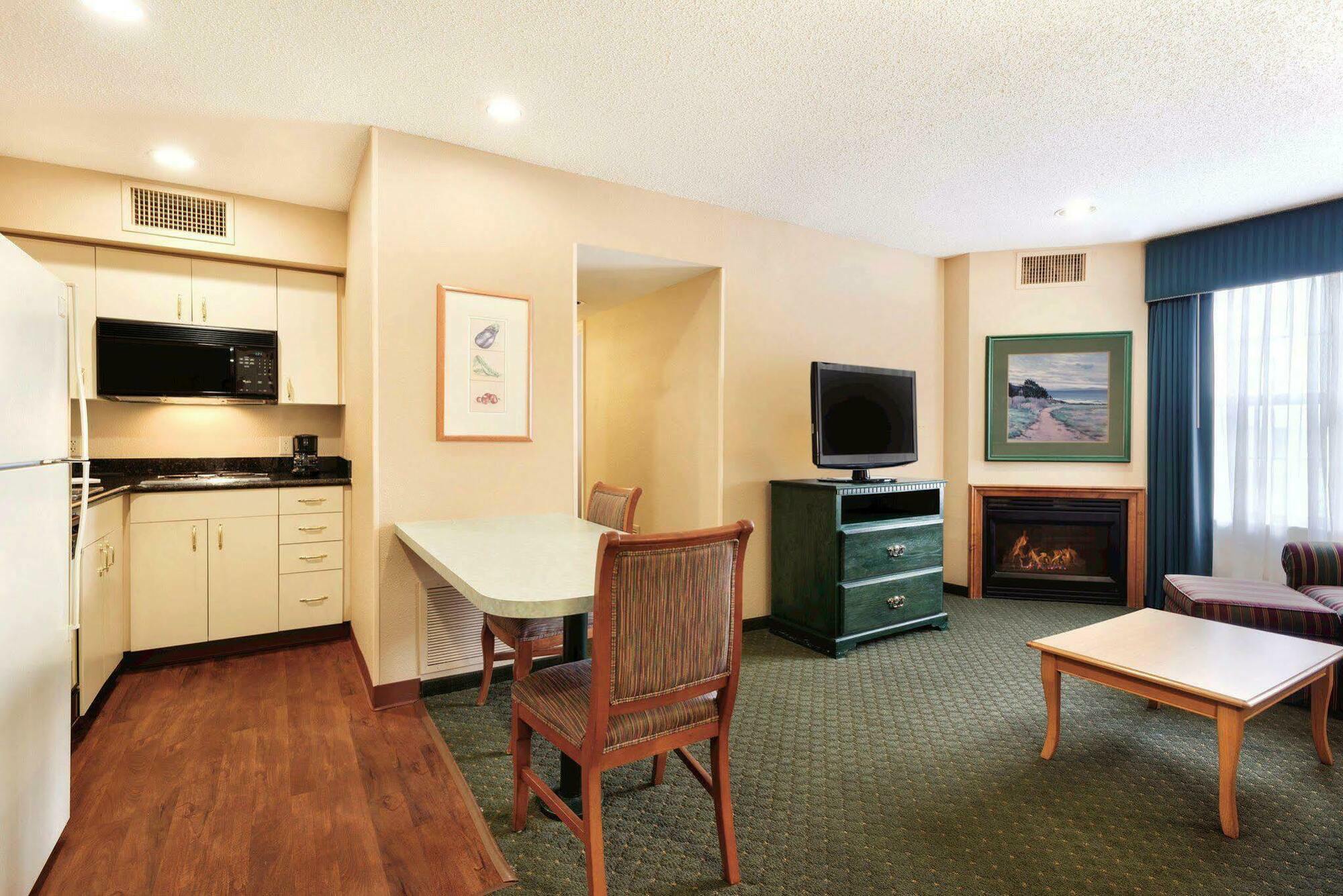 Homewood Suites By Hilton Greensboro Extérieur photo